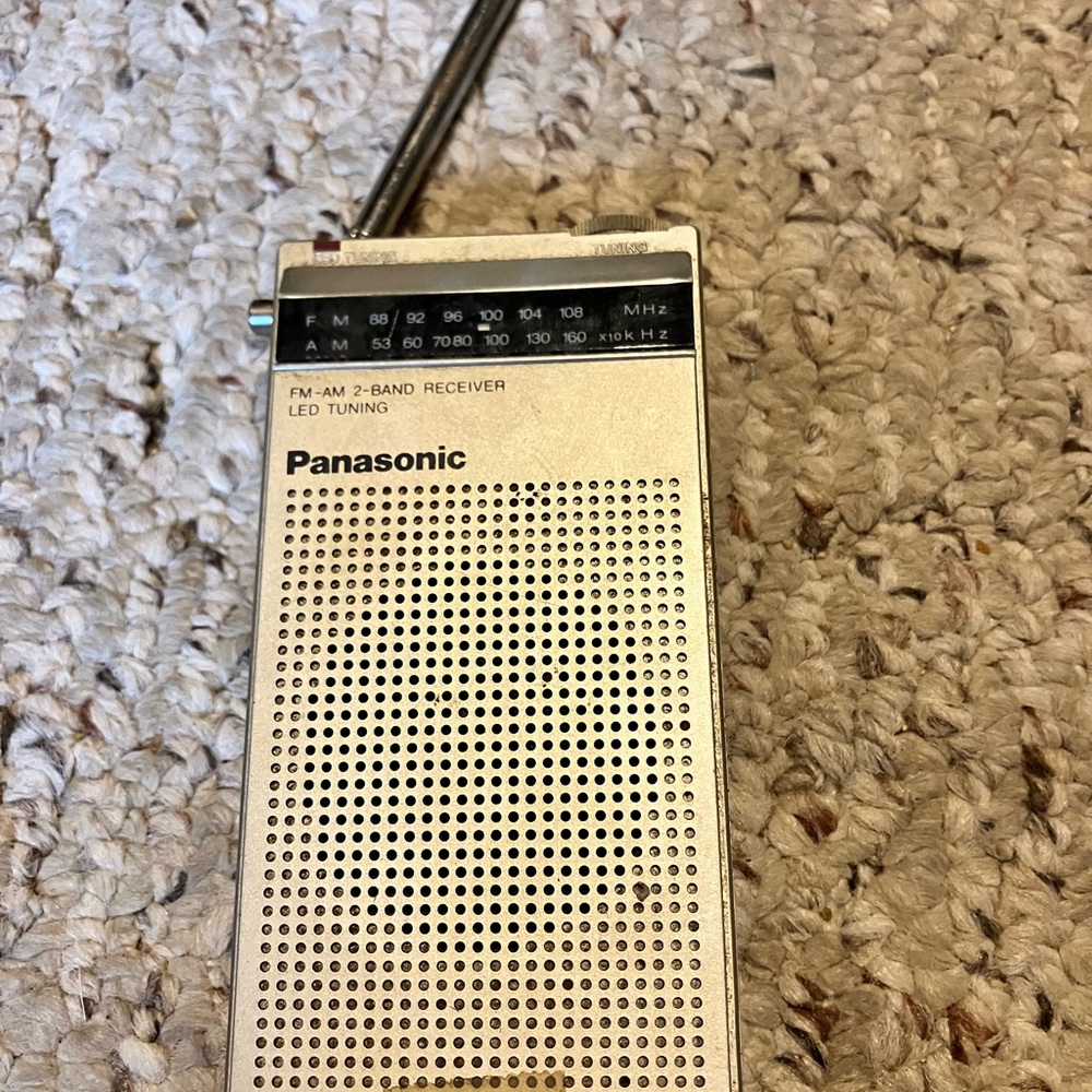 Panasonic Silver Retro Portable Radio